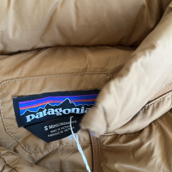 Patagonia Men's Silent Down Jacket - Picture 4 of 9